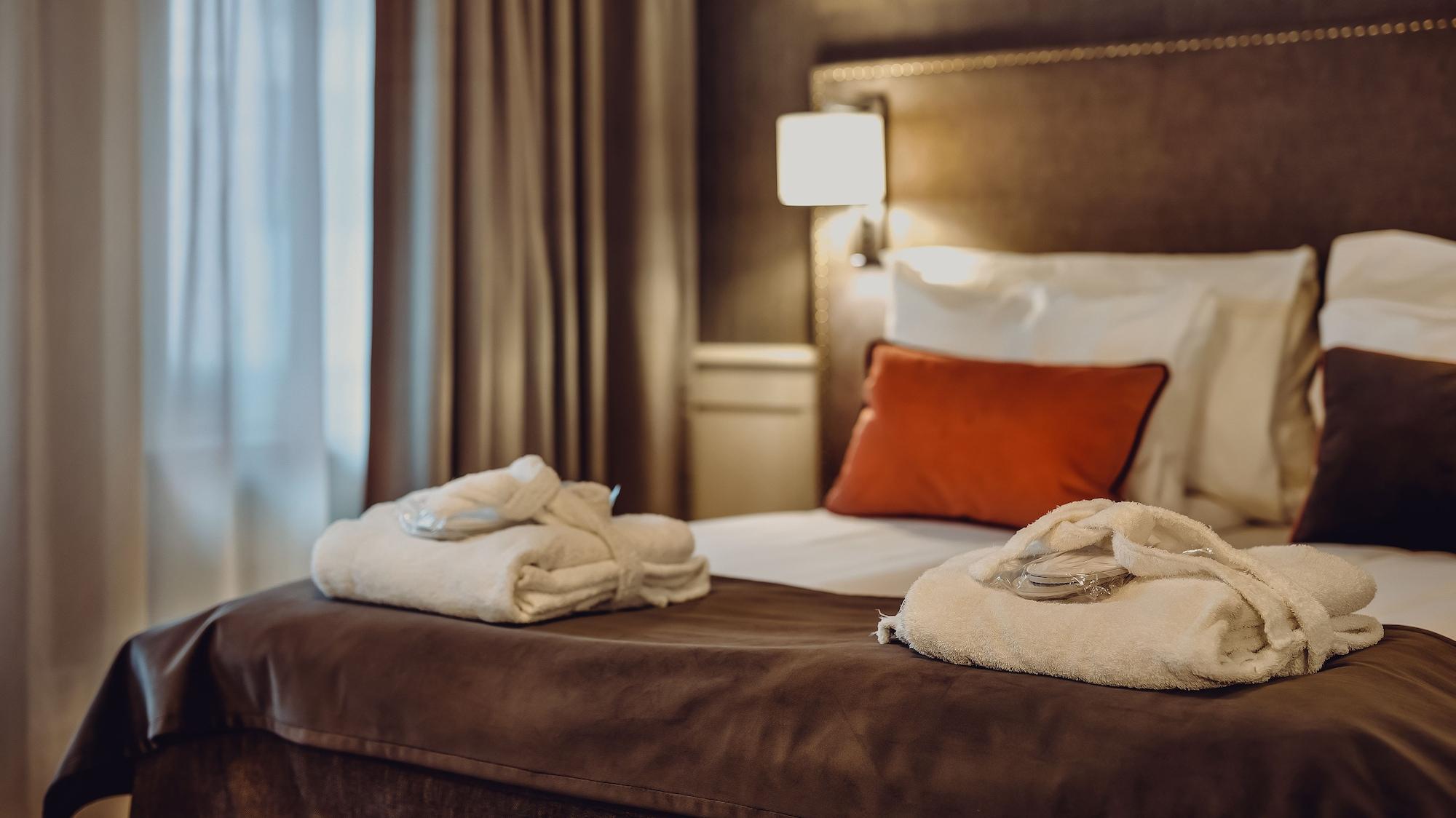 Home Hotel Grand בודו מראה חיצוני תמונה